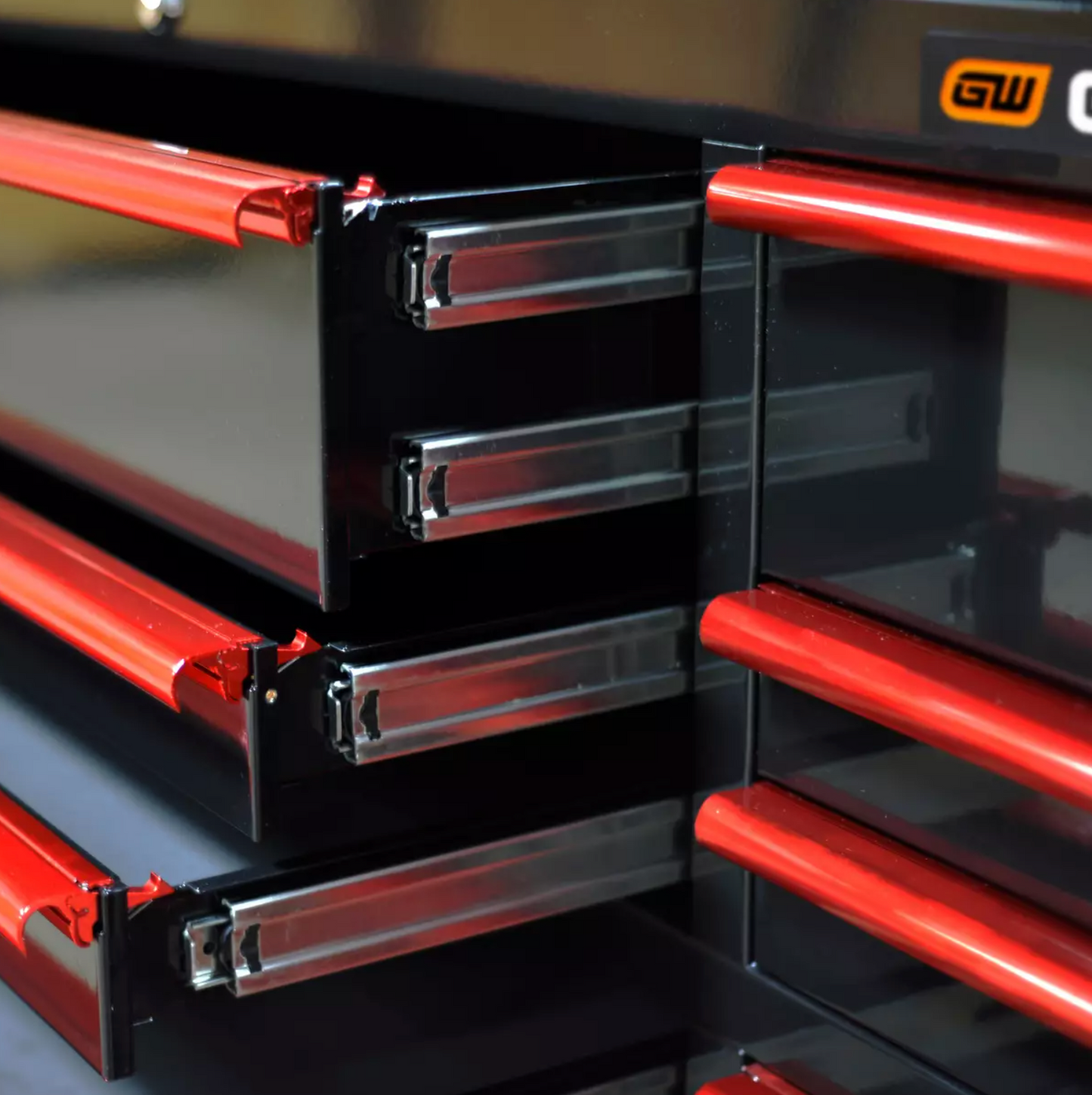 Extreme Tools 20-Drawer Roller Cabinet With Extra 990 Tools And Top Cabient